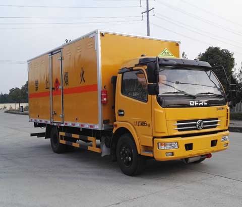大力牌DLQ5110XRQP5型易燃?xì)怏w廂式運(yùn)輸車