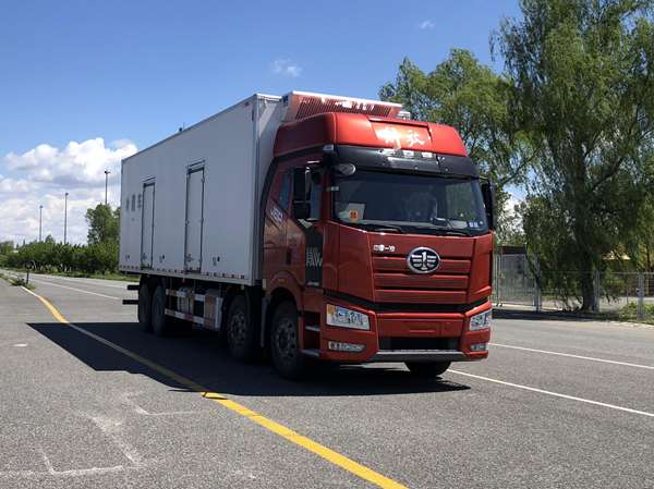 解放牌CA5310XLCP66K24L7T4A1E6型冷藏車