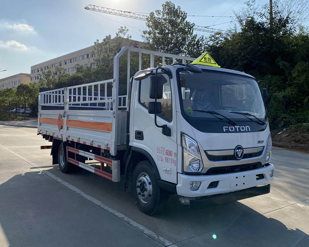楚勝牌CSC5108TQPB6型氣瓶運(yùn)輸車